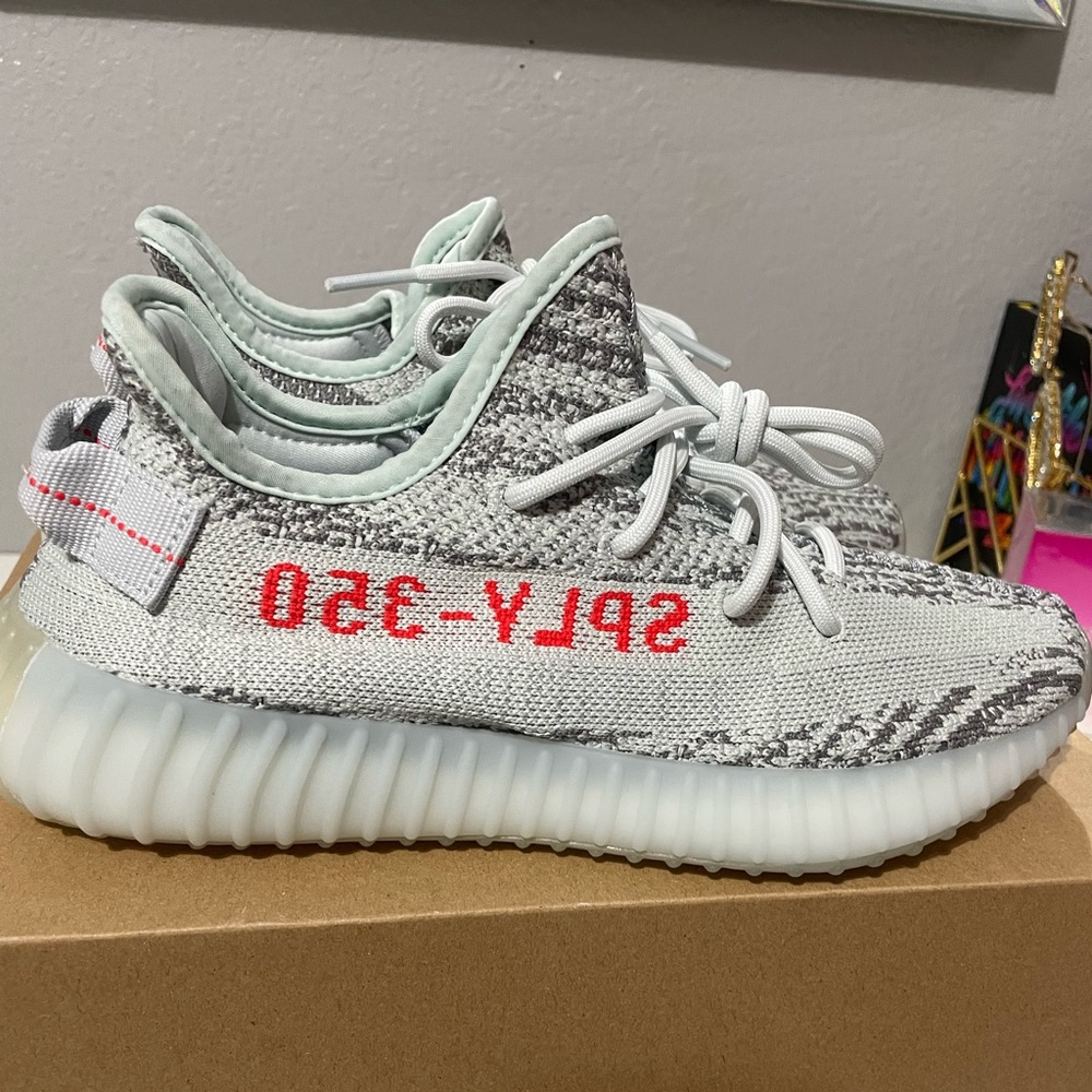 Yeezyboost 350 V2 blue tint